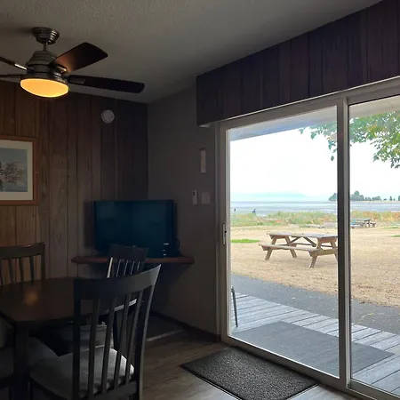 Sea Edge Motel Parksville Room photo