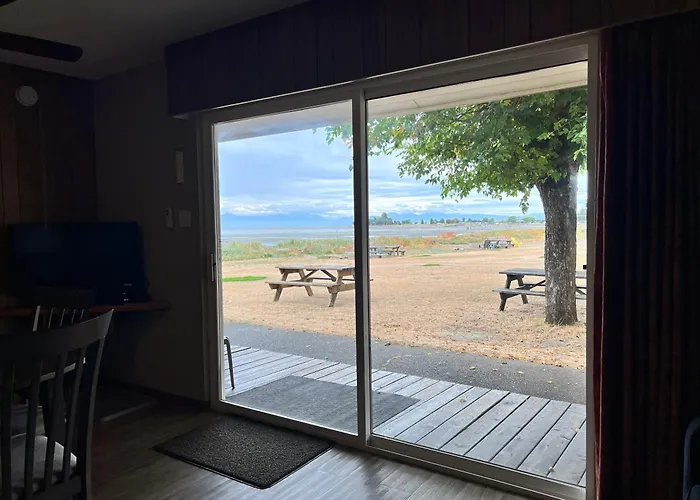 Sea Edge Motel
