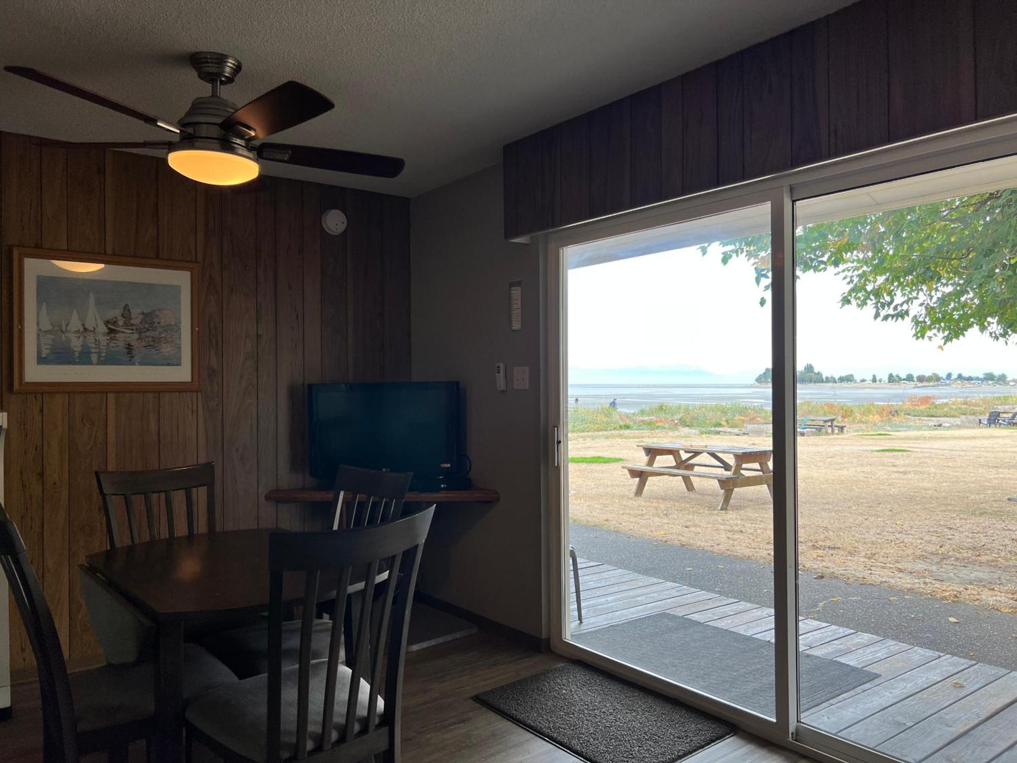 Sea Edge Motel Parksville
